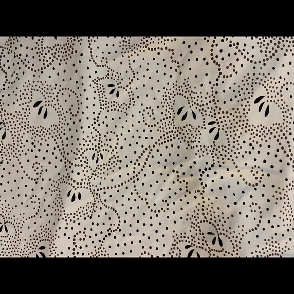 The Limited Stretch Tank with Print - Picture 2 of 3